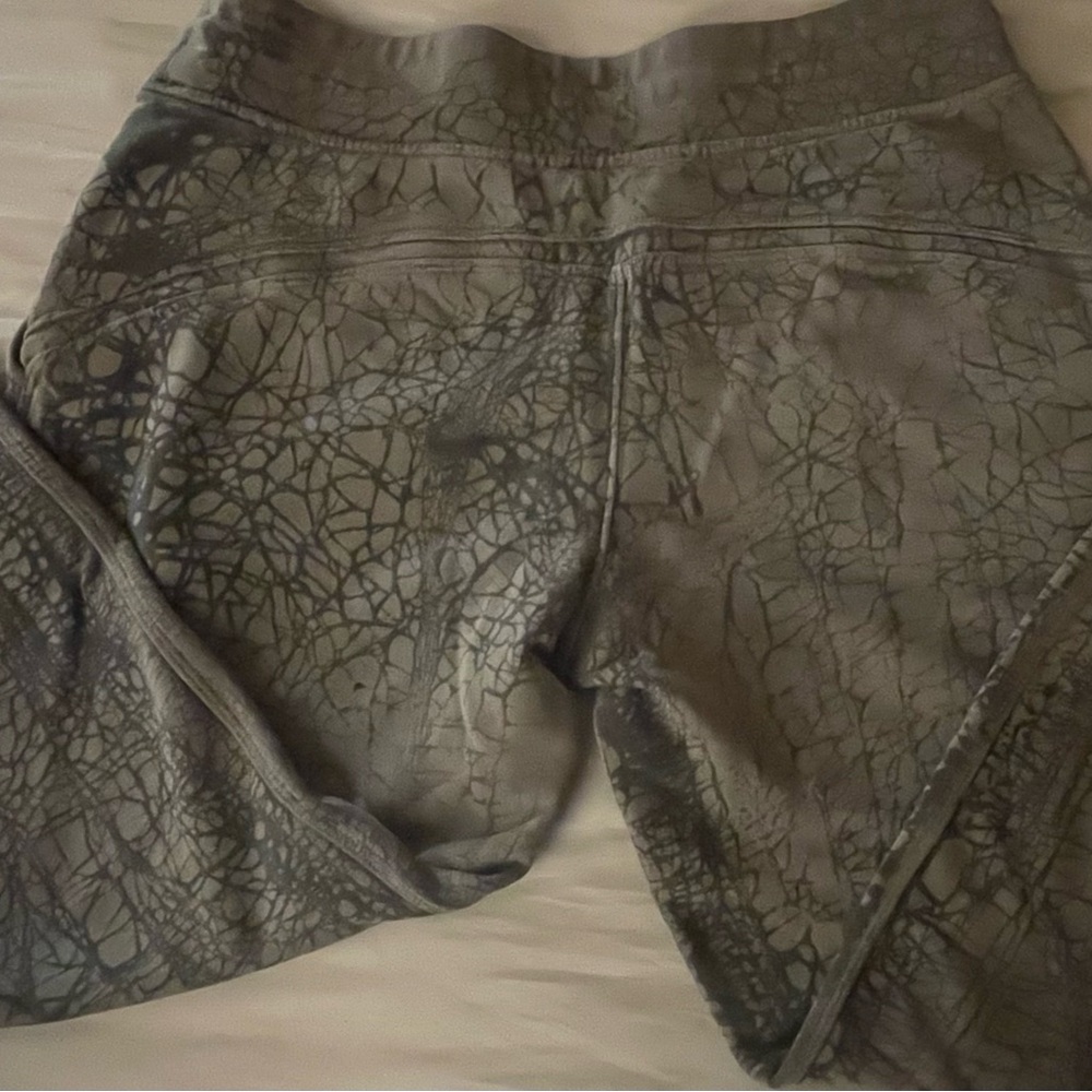 Lululemon Athletica Warm Down Thread Dye Joggers - Picture 3 of 6